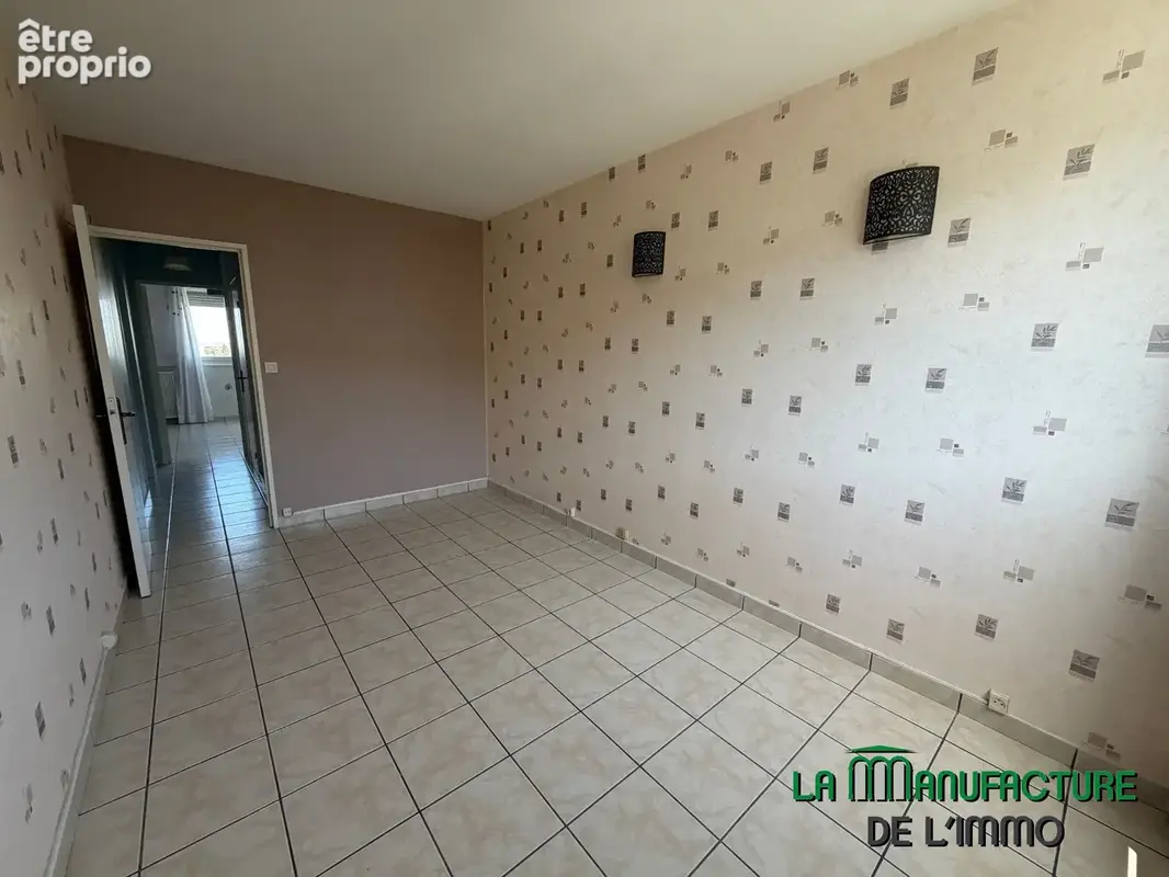 Appartement F3 - 69,37M2 - Cave - Saint-Etienne Secteur La Metare. - photo 13