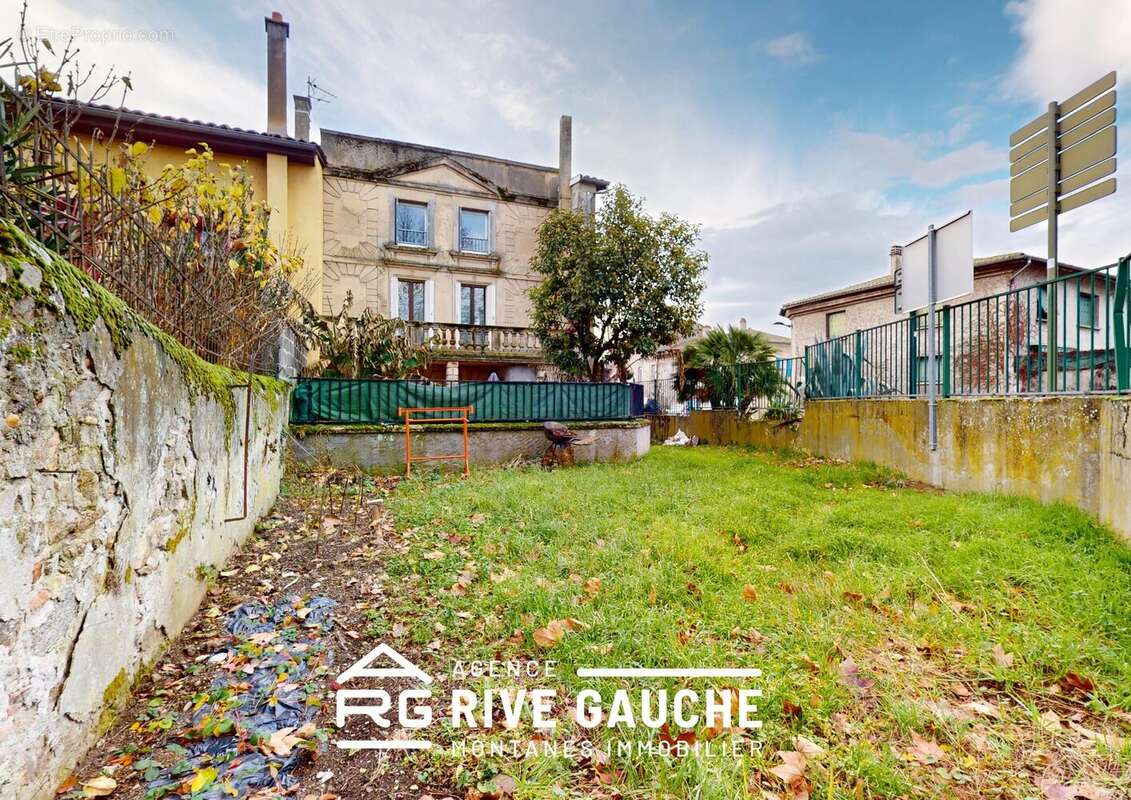 Appartement à LES ROCHES-DE-CONDRIEU