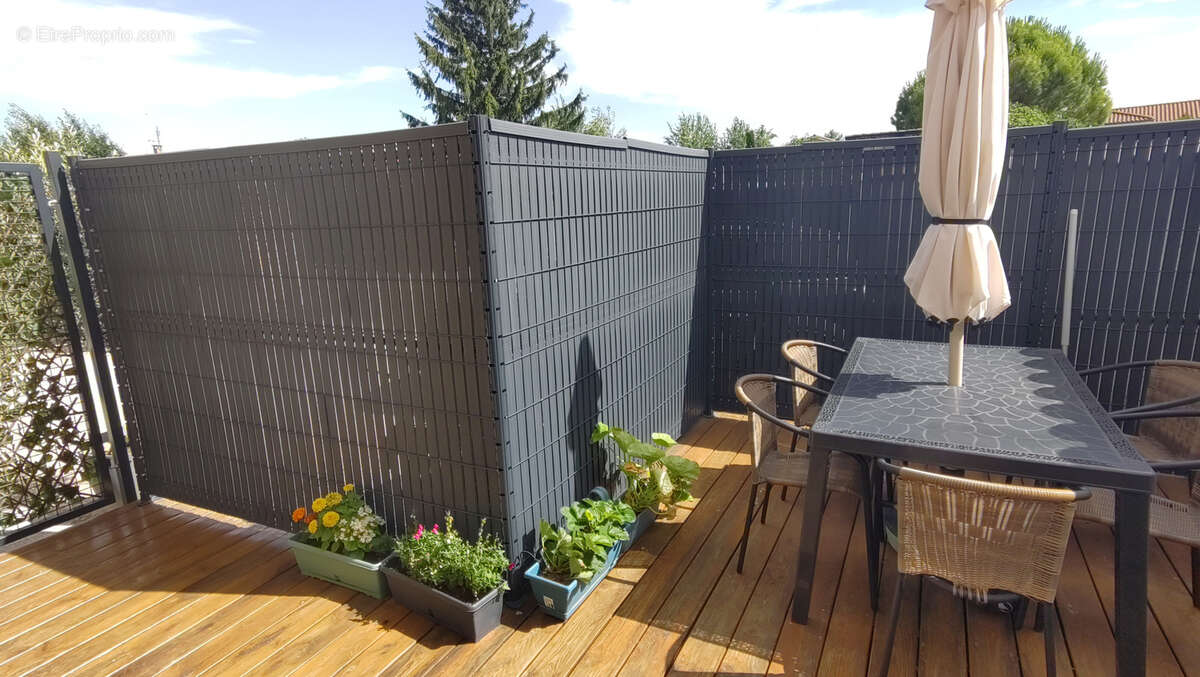 EXCLUSIVITÉ   AMBÉRIEUX-D'AZERGUES Appartement familial rénové avec terrasse et stationnements privés - photo 3