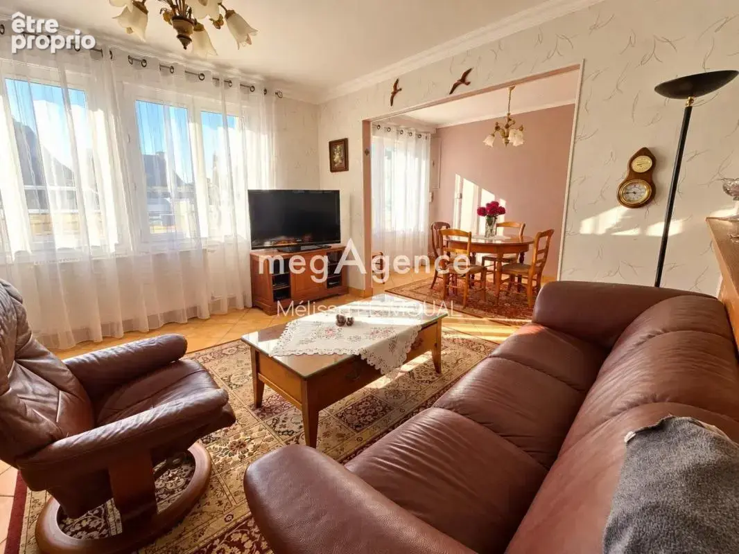 RIANTEC – Maison familiale avec jardin, garage et dépendances - photo 4