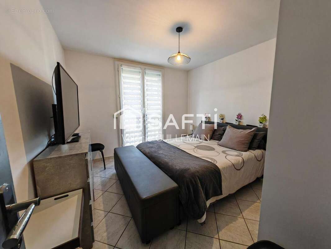 Appartement 79 m² à Istres  - photo 4