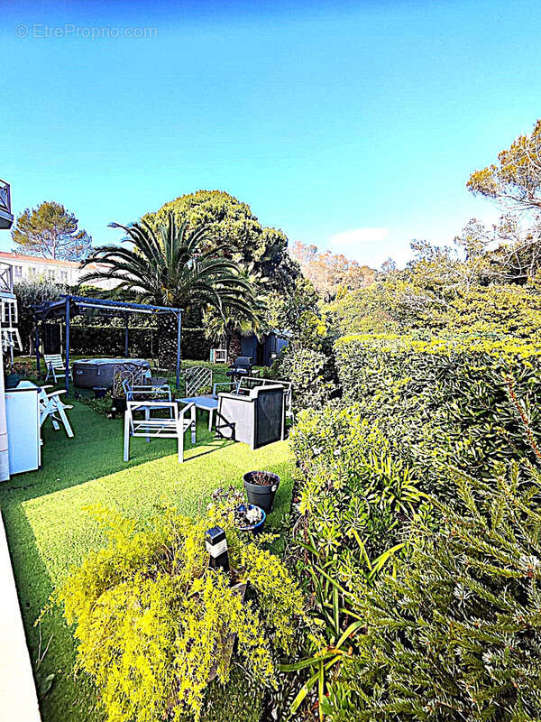 Appartement à MANDELIEU-LA-NAPOULE