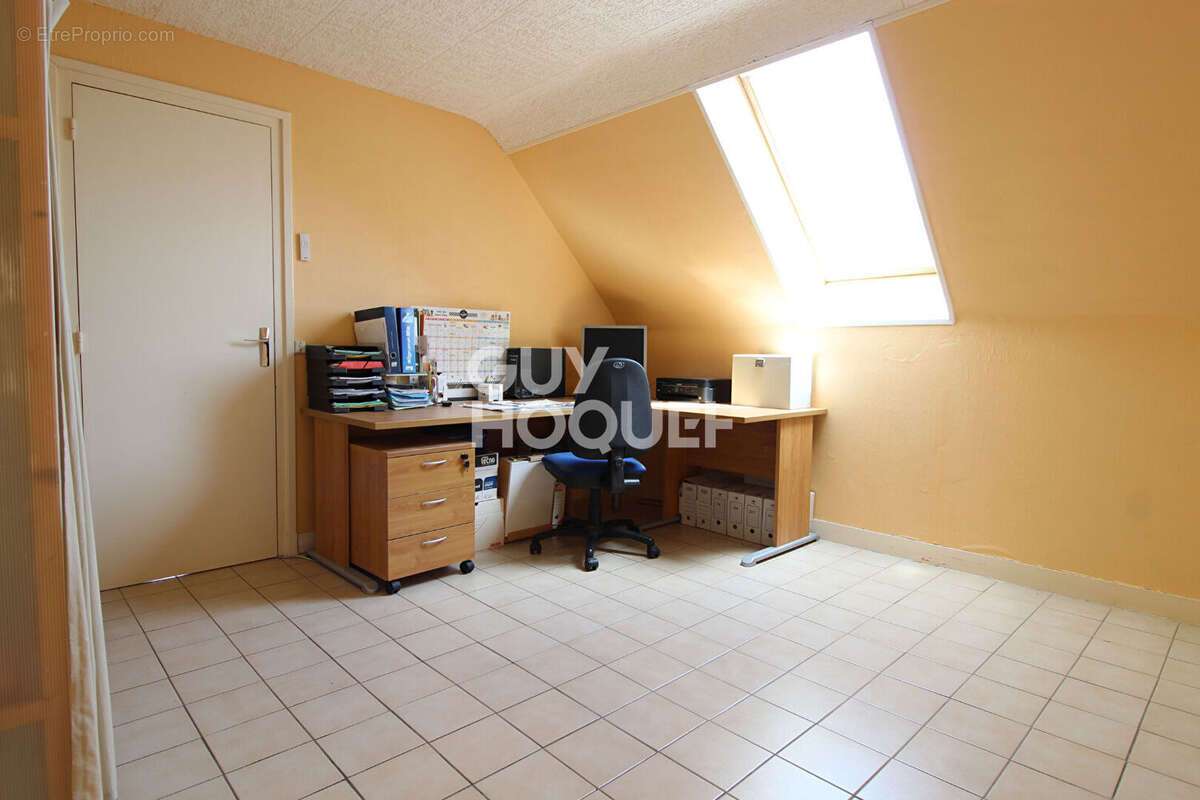 Maison à VERNEUIL-L'ETANG