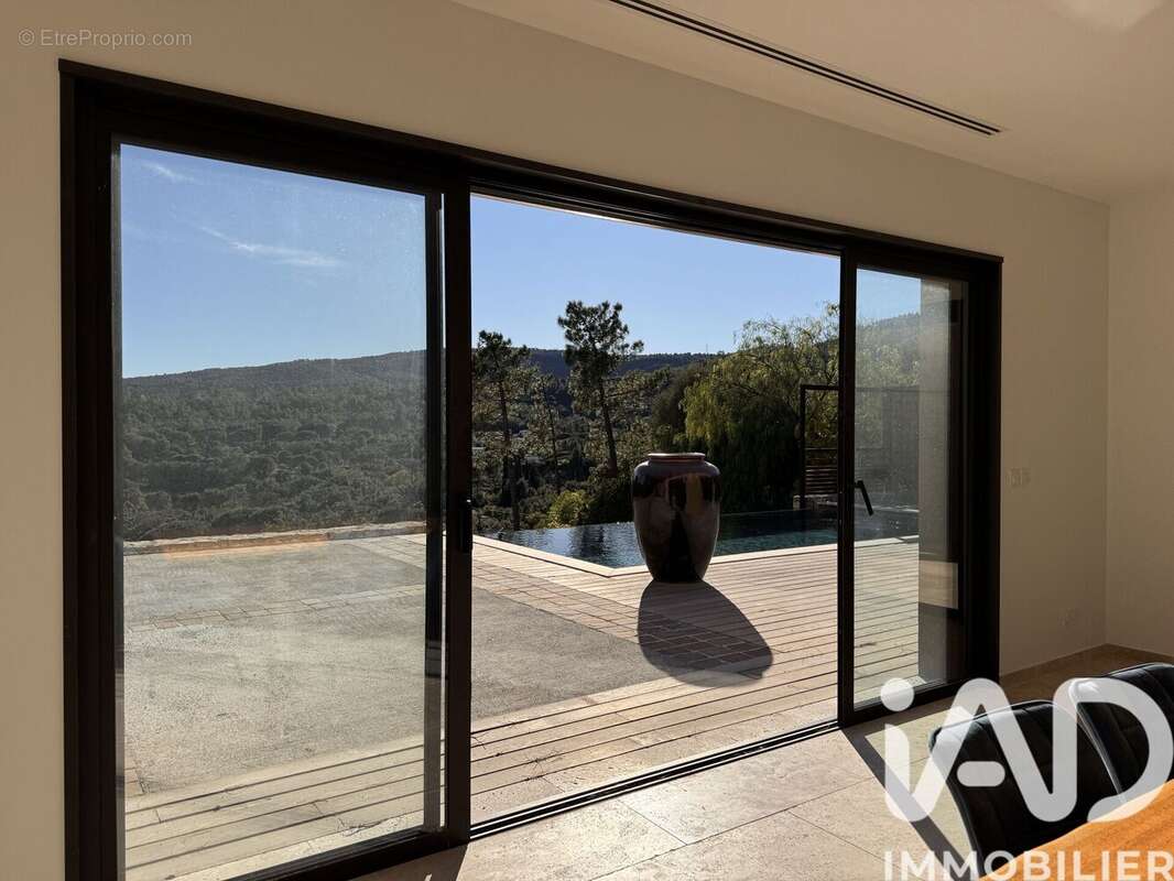 Maison 250 m² à Plan-De-La-Tour  - photo 8