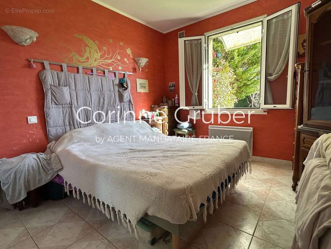 Appartement à MALLEMOISSON