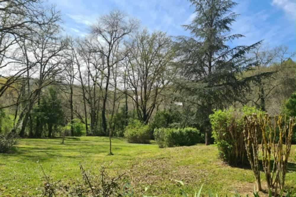 Maison à CENAC-ET-SAINT-JULIEN