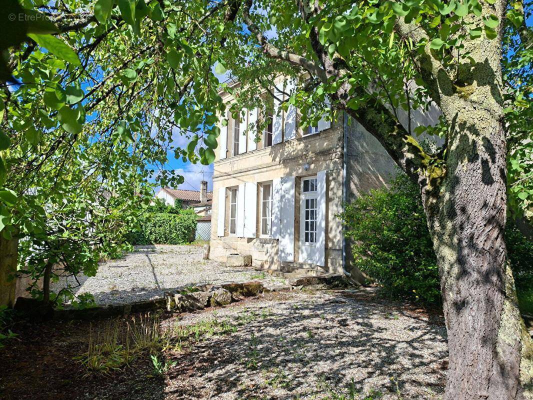 Maison à SAINT-ESTEPHE