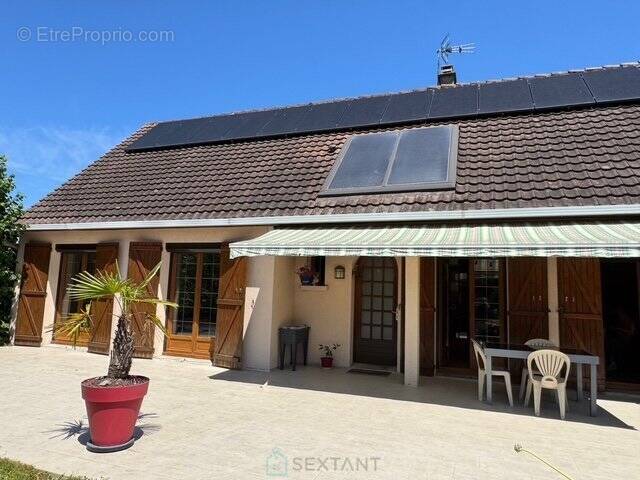 Maison à FOLLAINVILLE-DENNEMONT