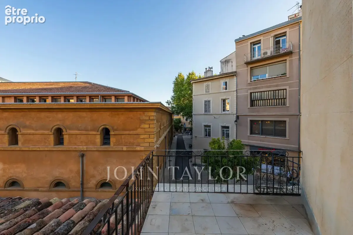 Appartement terrasse 104 m² centre-ville à rénover- Aix en Provence- - photo 8