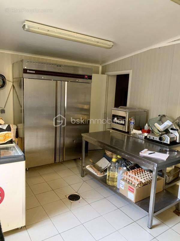 Commerce à MONTOIRE-SUR-LE-LOIR