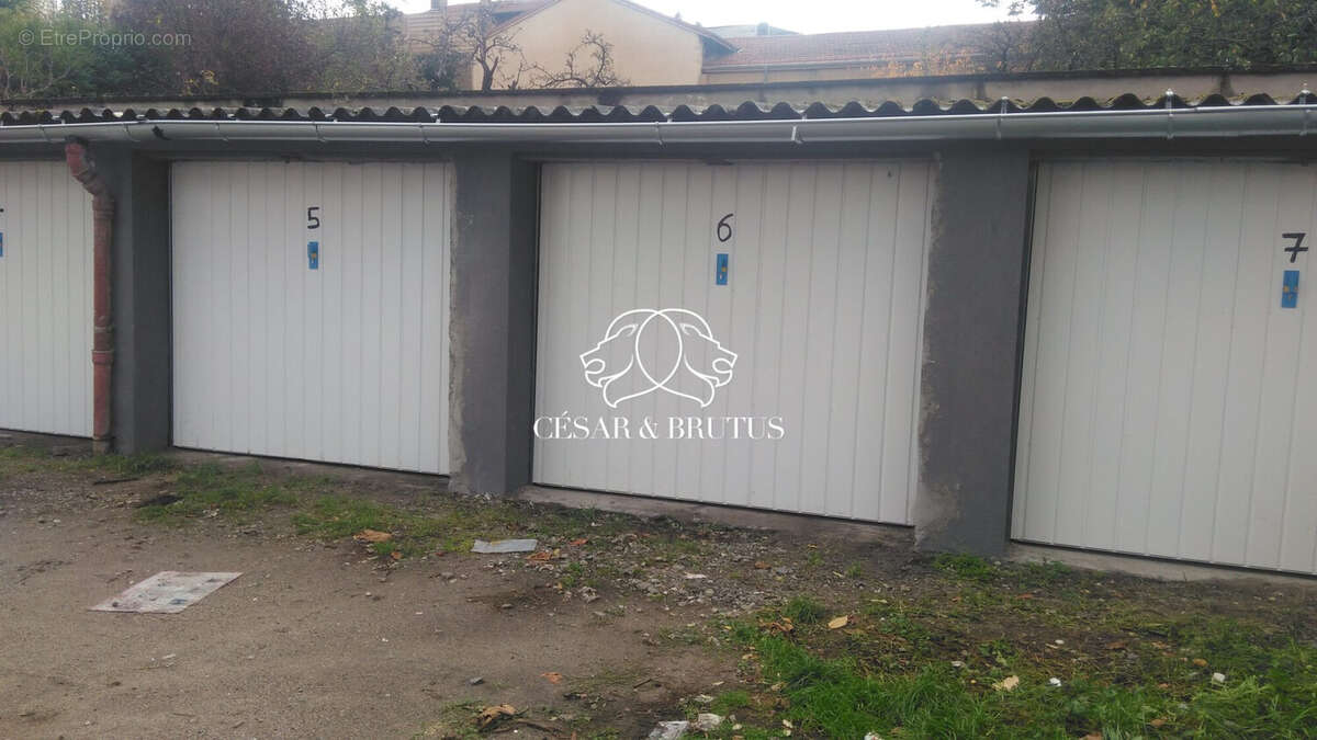Parking à FIRMINY