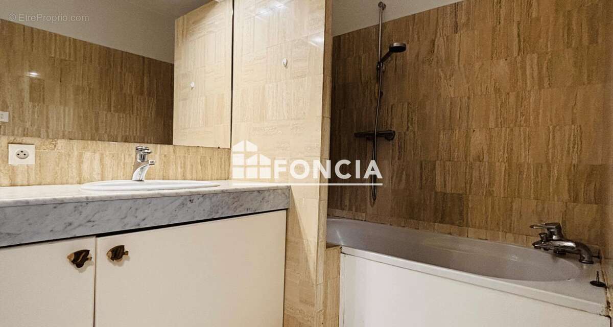 Appartement à VILLENEUVE-LOUBET