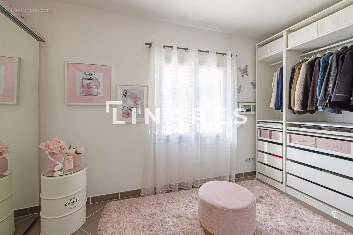 L'IMPRENABLE - Maison T8 de  200m²  + 2 Piscines - Parcelle 1600m² - 13013 Les Médecins - photo 8