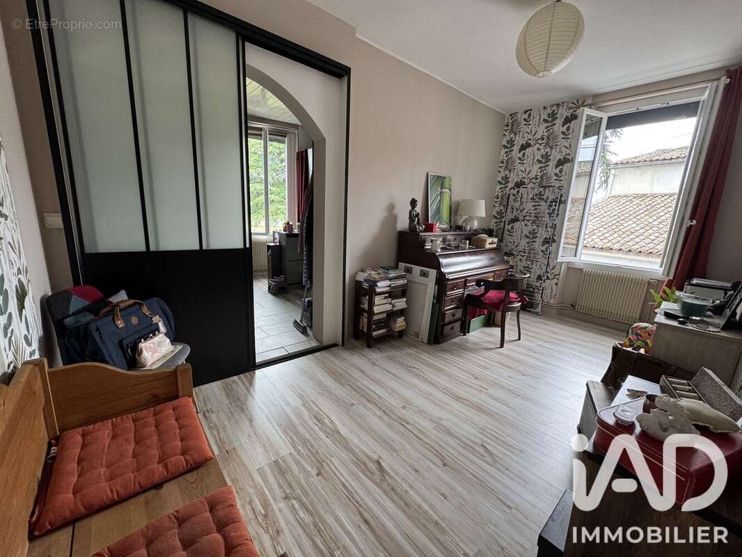 Maison 128 m² à Gond-Pontouvre  - photo 8