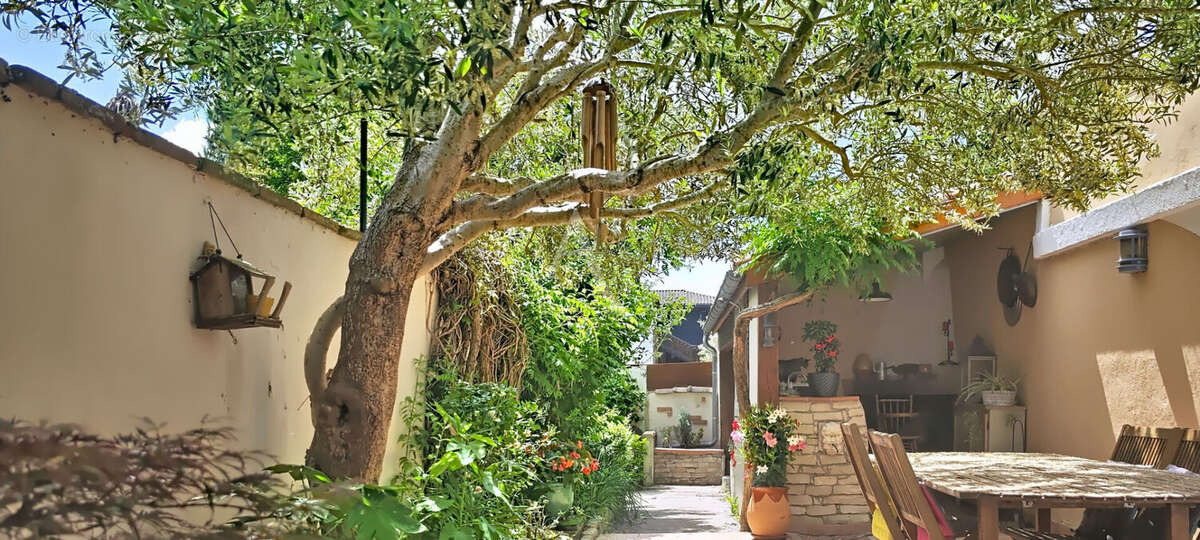 Maison à BRUGUIERES
