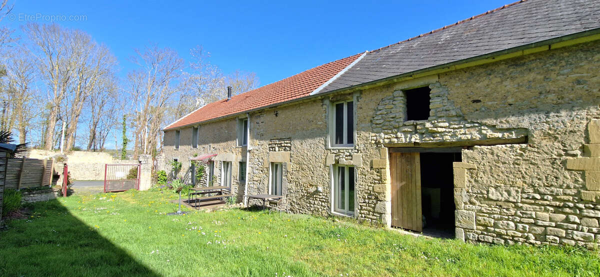 Maison à COMMES