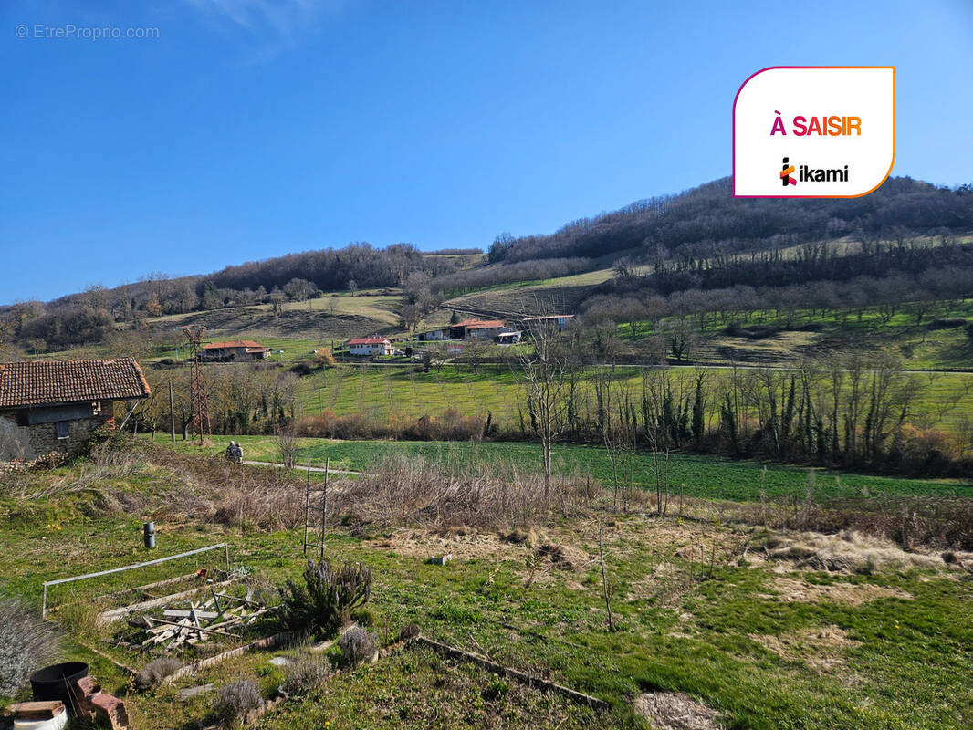 Terrain à CHEVRIERES