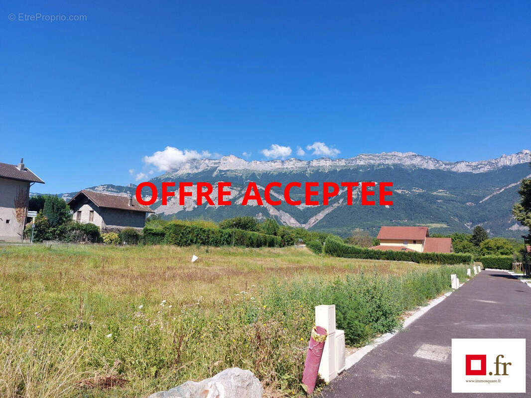 Terrain à TENCIN