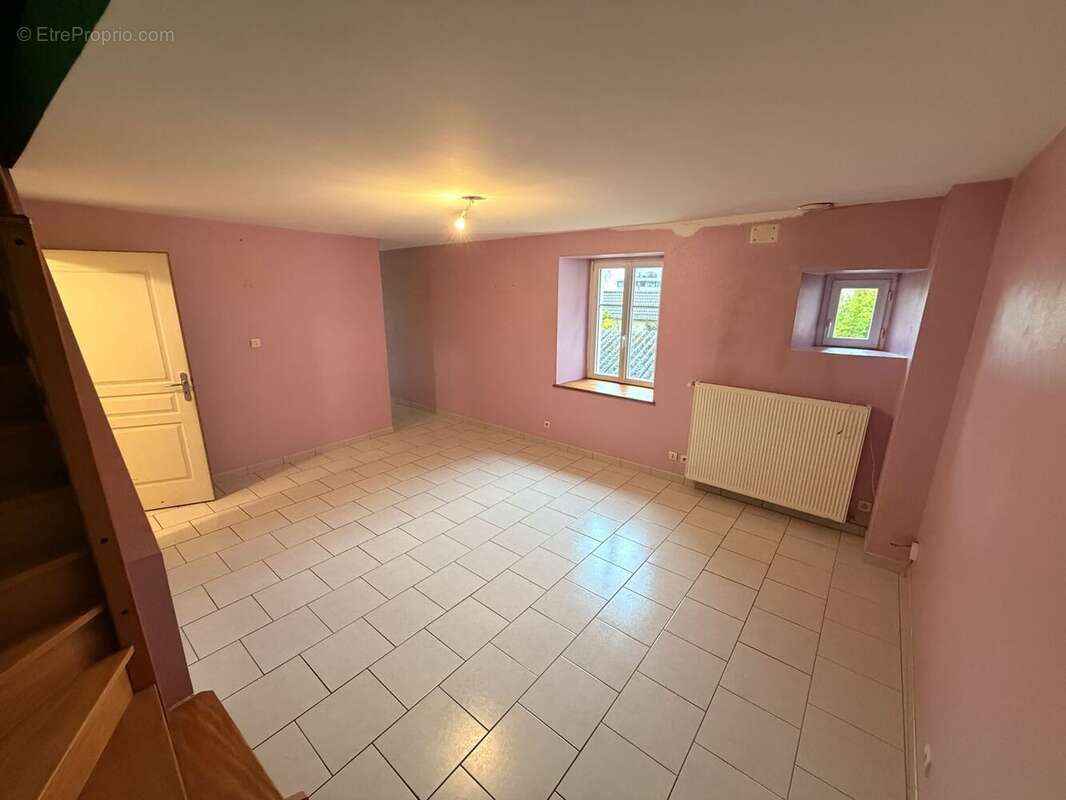 Maison à PORT-SUR-SAONE