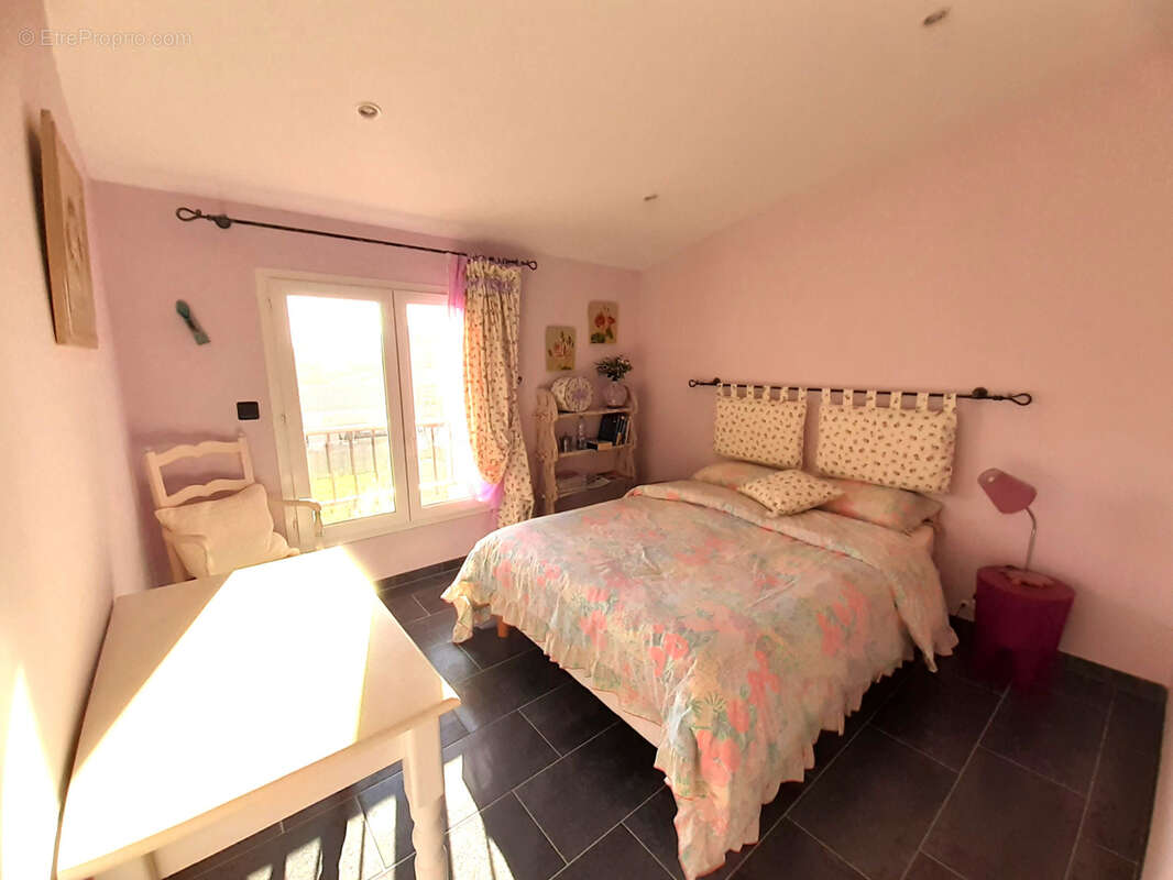 Maison à SAINT-GENIS-DES-FONTAINES