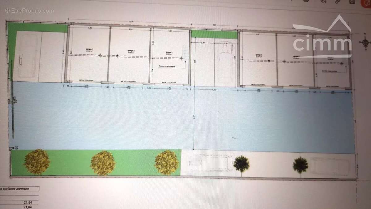 Parking à LIVRON-SUR-DROME