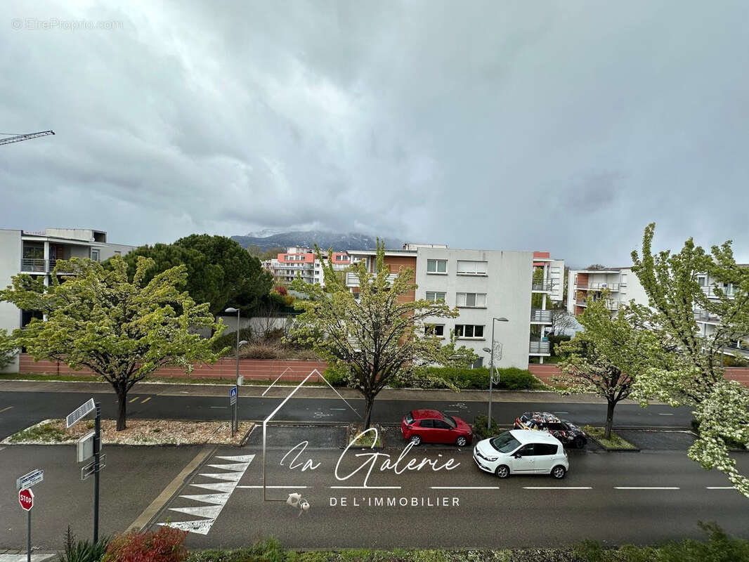 Appartement à SAINT-MARTIN-D'HERES