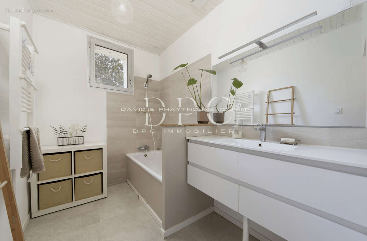 Maison T3 84m2 avec atelier, jardinet et terrasse - photo 11