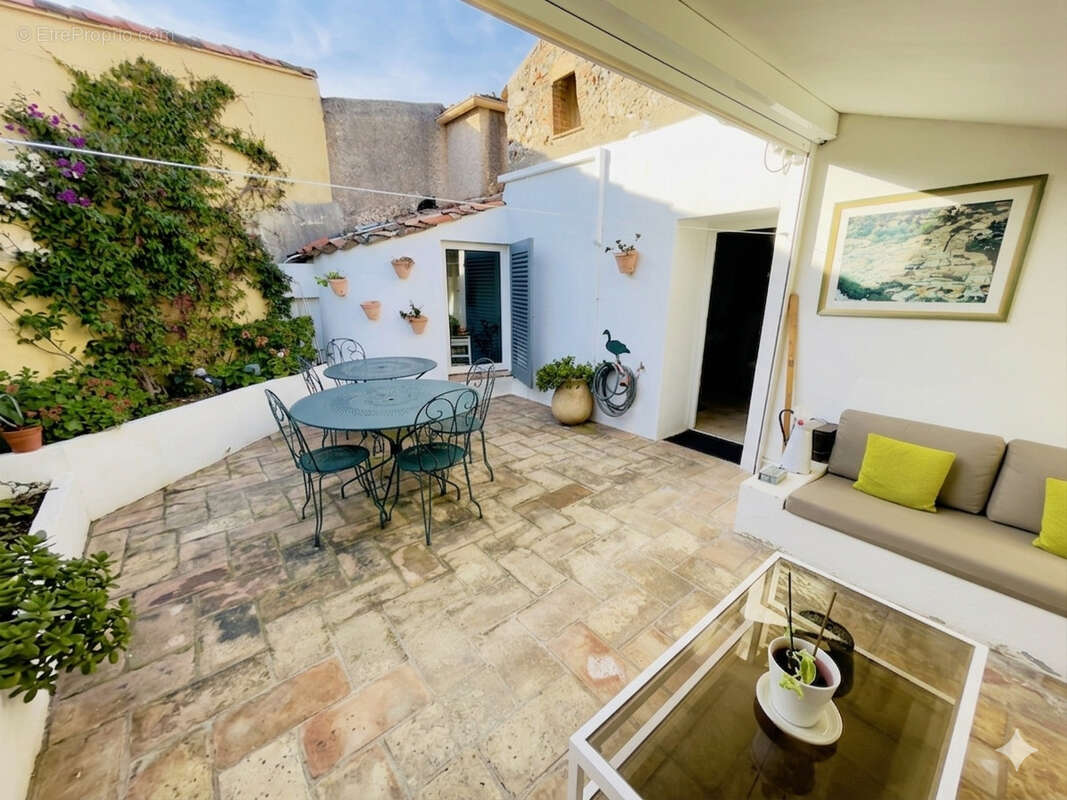 Maison à PLAN-DE-LA-TOUR