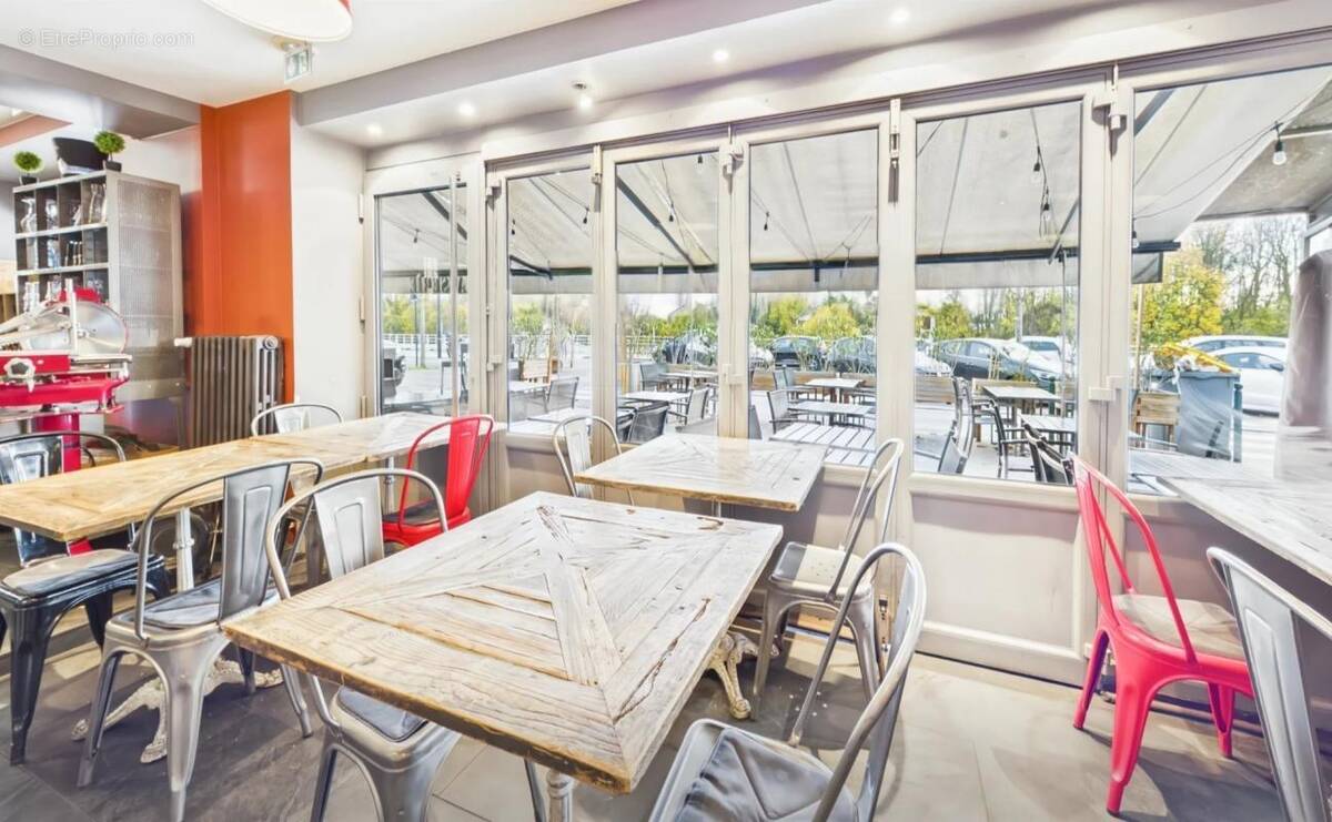 Commerce à CONFLANS-SAINTE-HONORINE