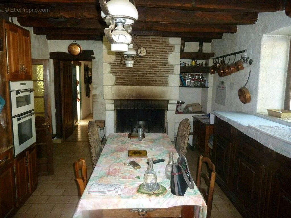 Maison à MONTAIGU-DE-QUERCY