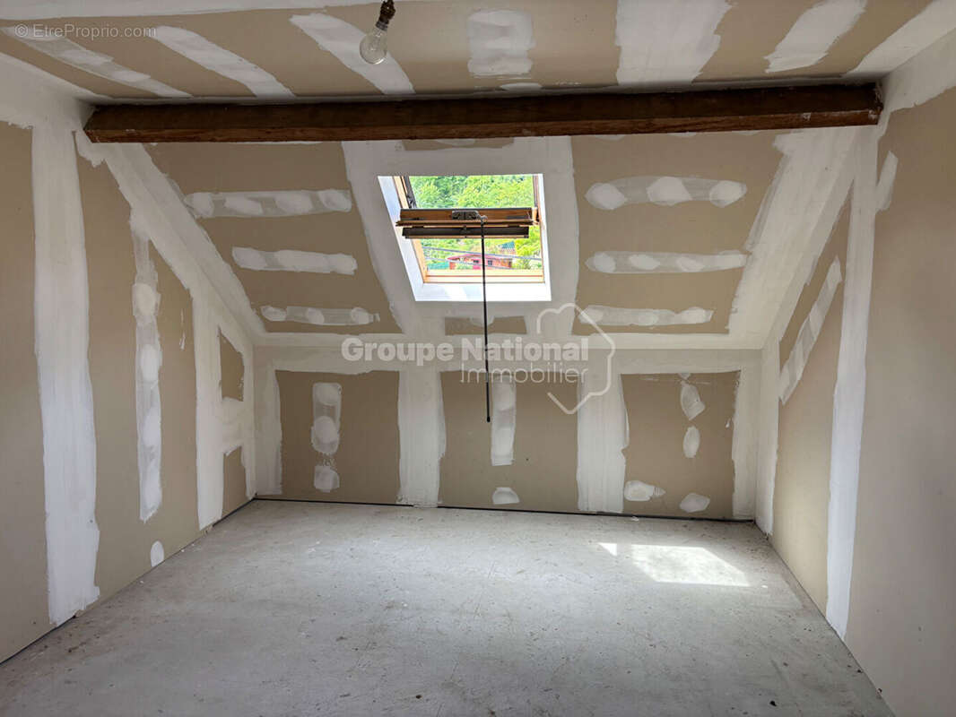 Maison à VIC-SUR-AISNE