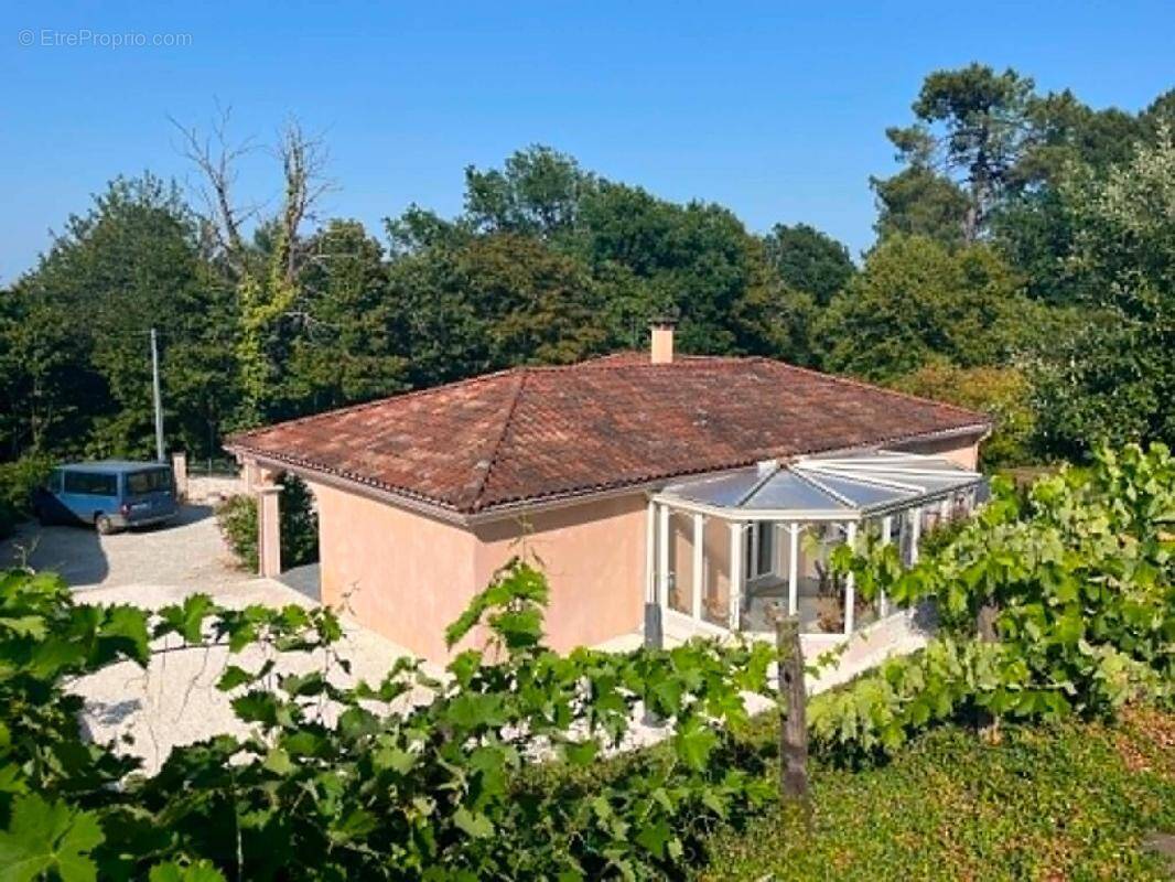 Maison à CHATEAU-L'EVEQUE