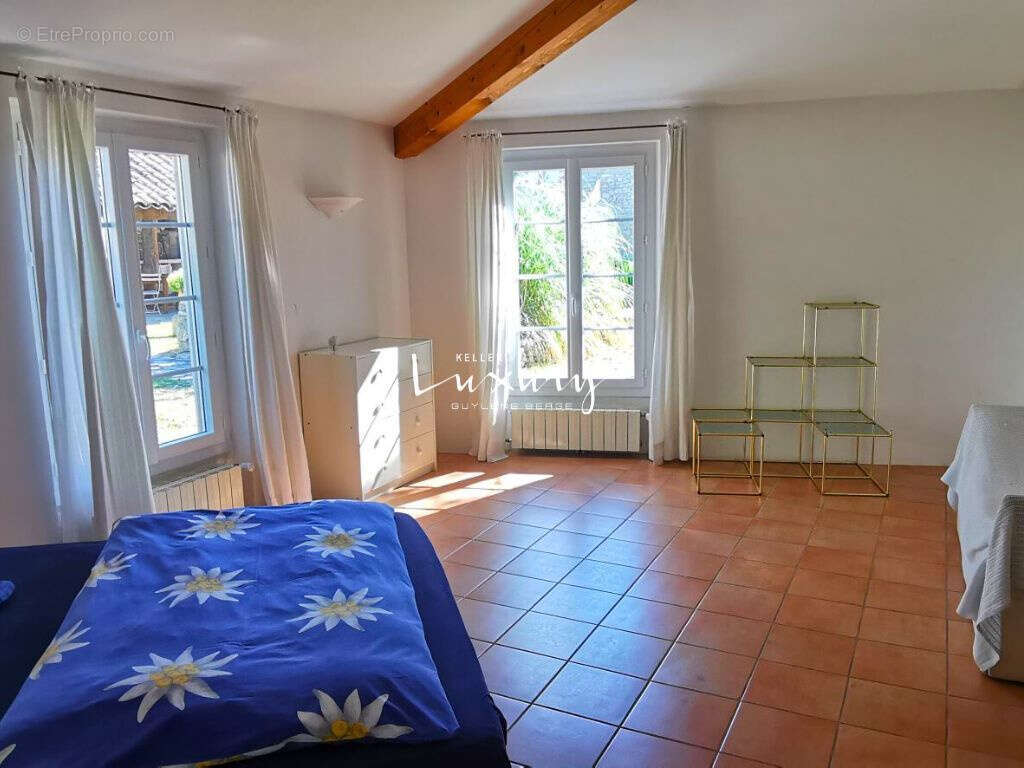 Maison à MOULEZAN