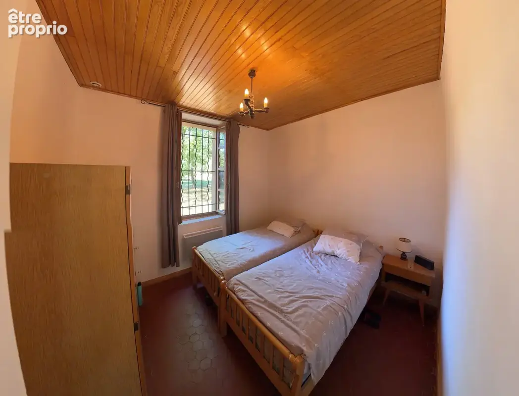 Maison des années 30 à fort potentiel d'agrandissement - Nans-les-Pins - photo 9