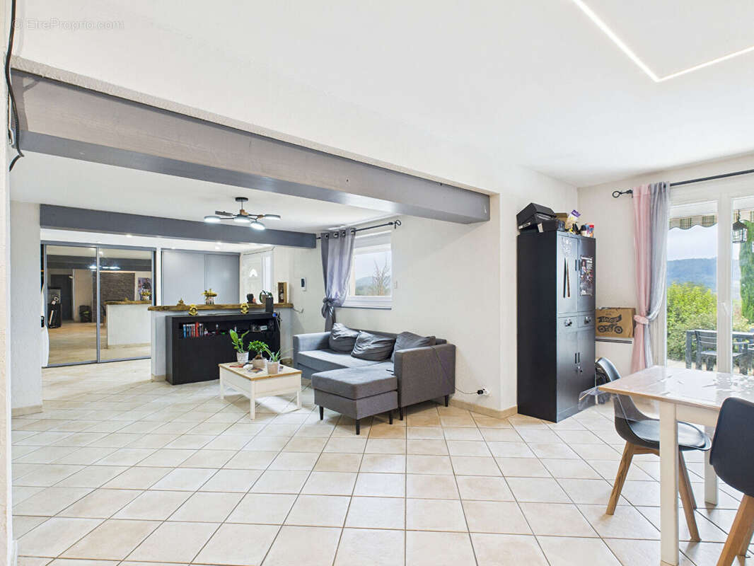 Maison à CHARANTONNAY