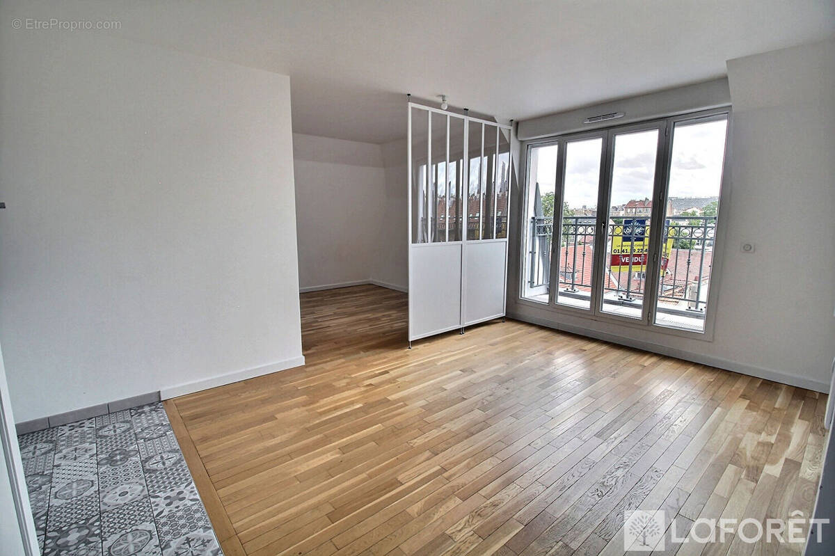 Appartement à LA GARENNE-COLOMBES