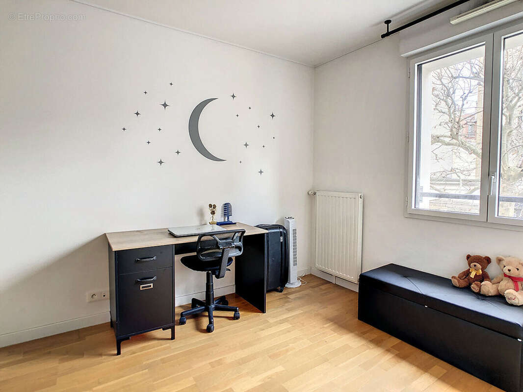 Appartement à SURESNES