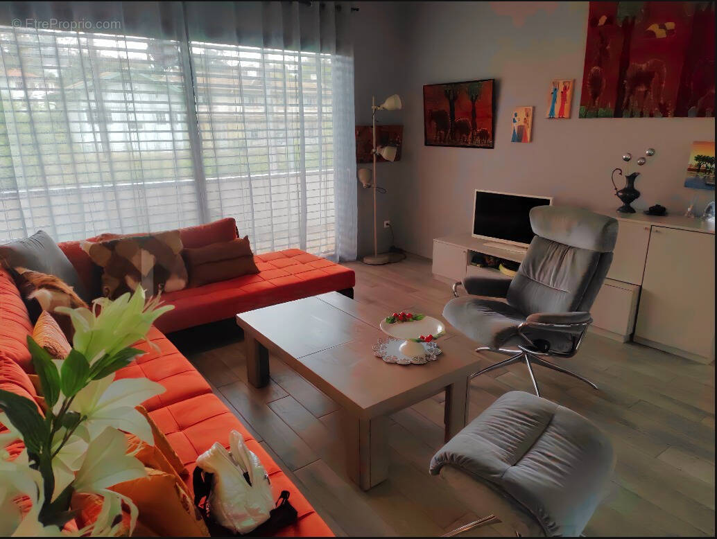 Maison à CHARBONNIERES-LES-BAINS