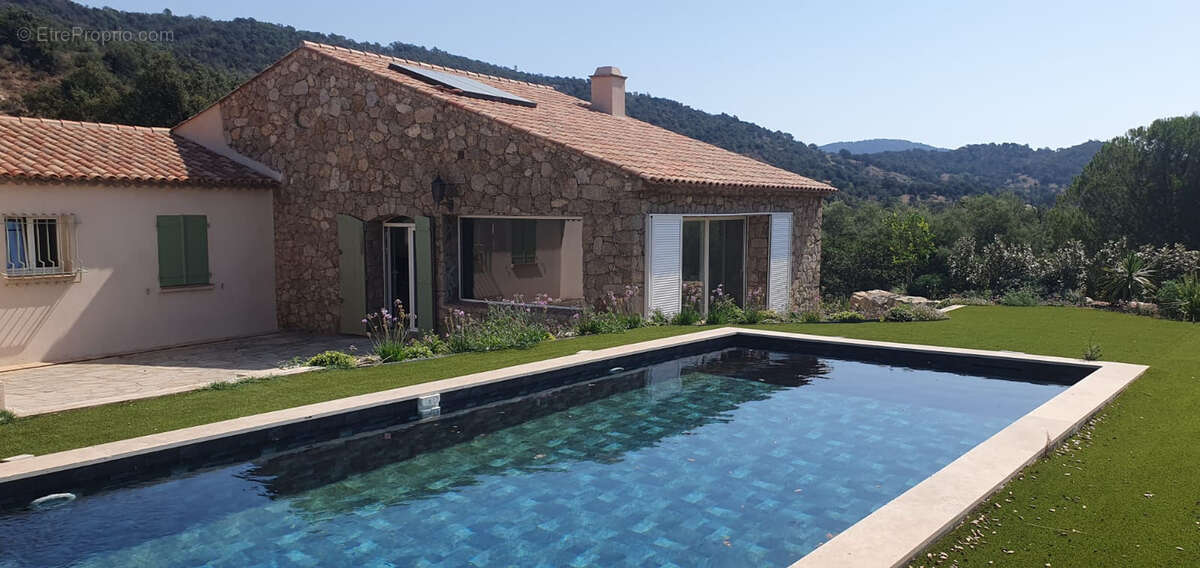 Maison à PLAN-DE-LA-TOUR