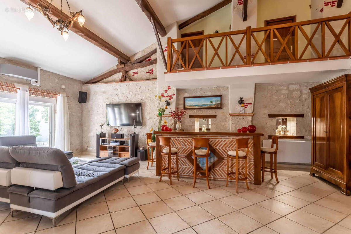 Stone barn conversion - photo 12