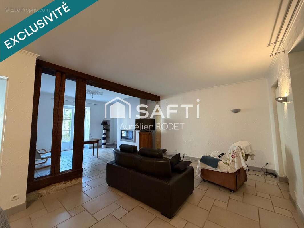 Photo 9 - Commerce à GRACAY