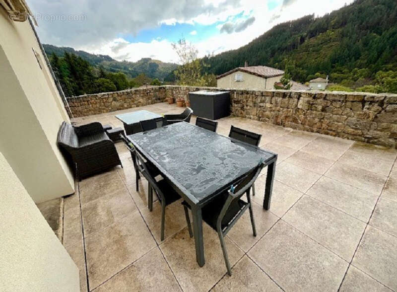 Maison à SAINT-MARTIN-DE-VALAMAS