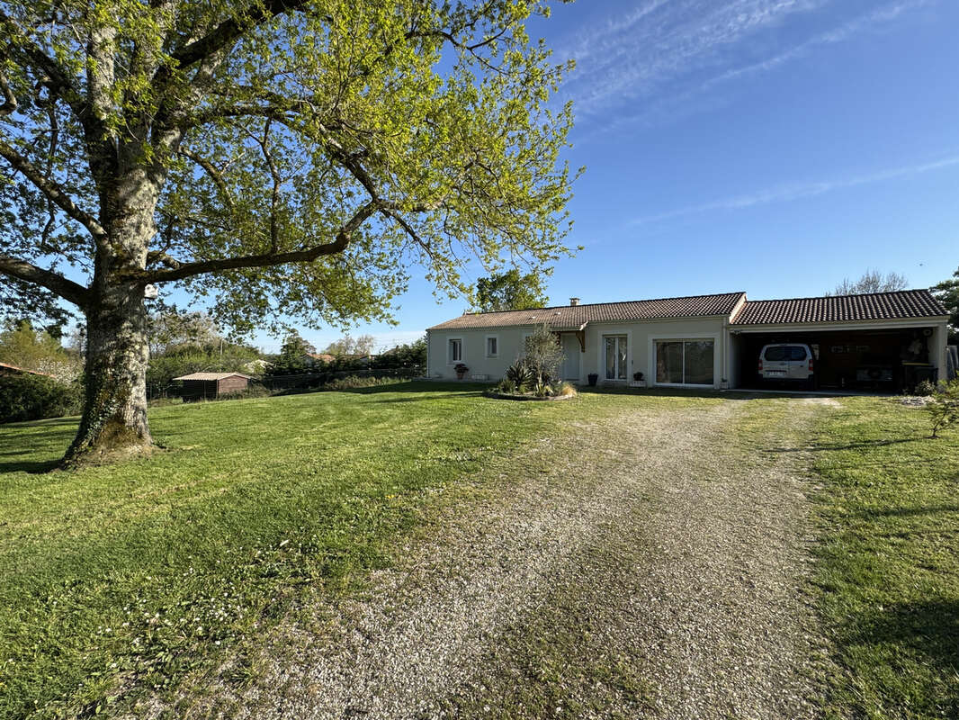 Maison à BAIGNES-SAINTE-RADEGONDE