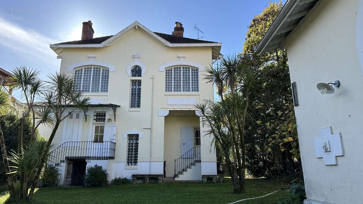 Maison de caractere de type t8 de 290 m2 sur une parcelle de 820 m2 - photo 26