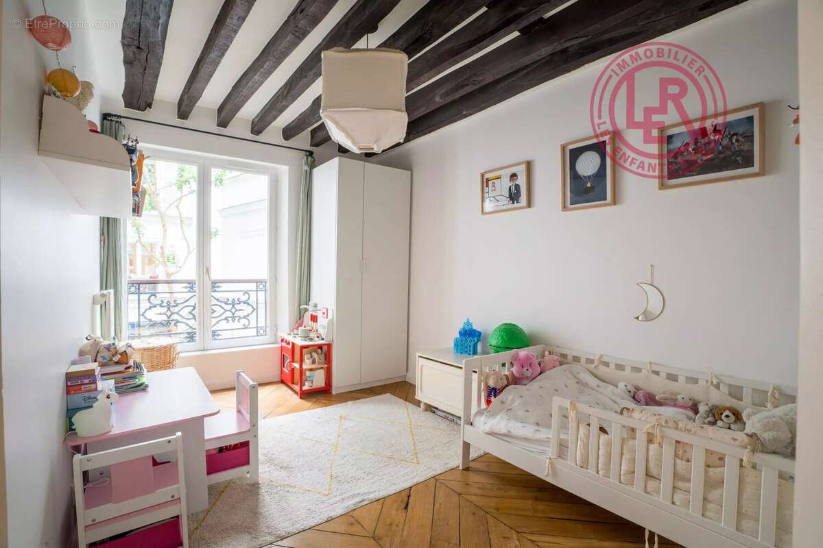 Appartement à PARIS-10E