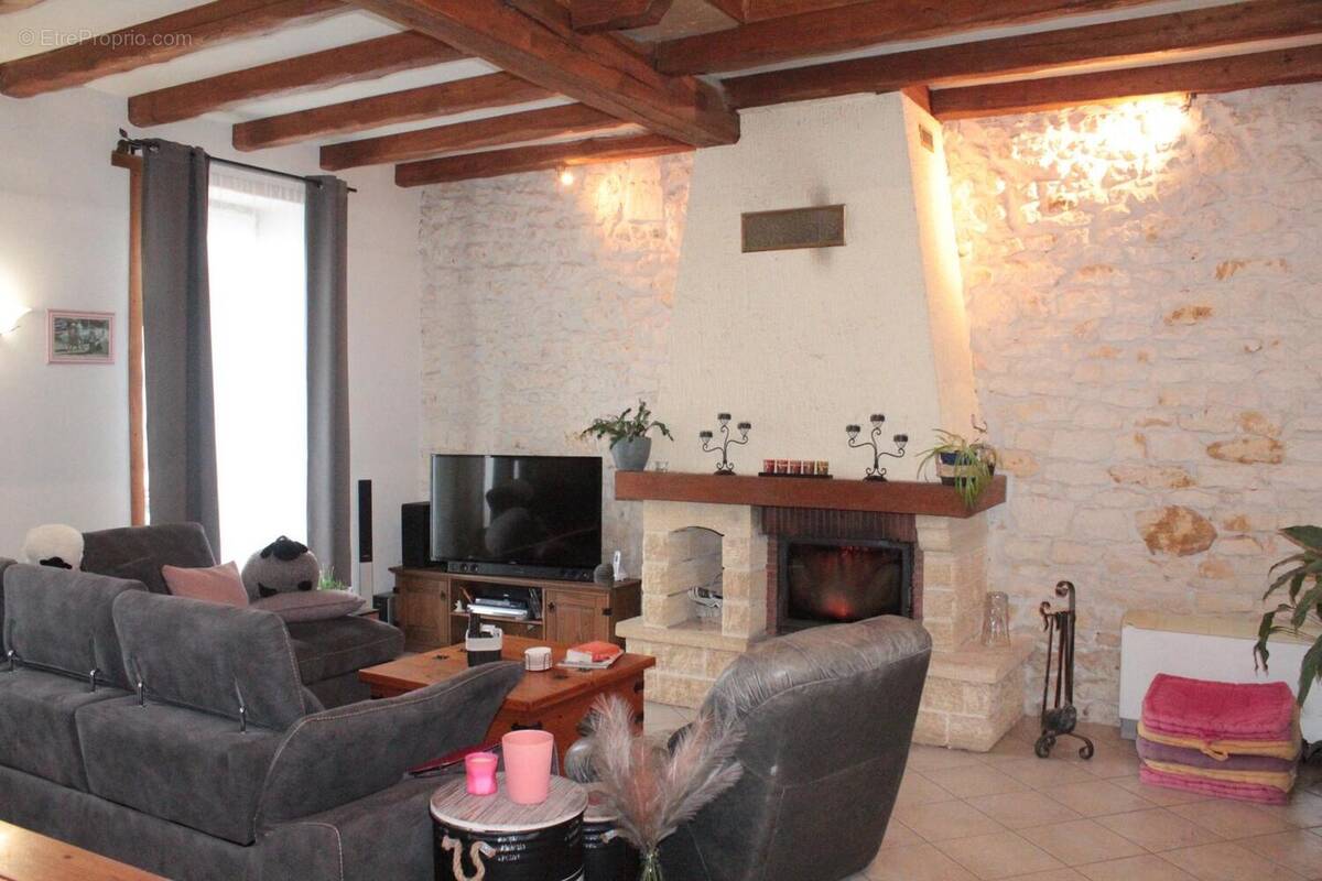 Photo 1 - Maison à SAINT-SIGISMOND-DE-CLERMONT
