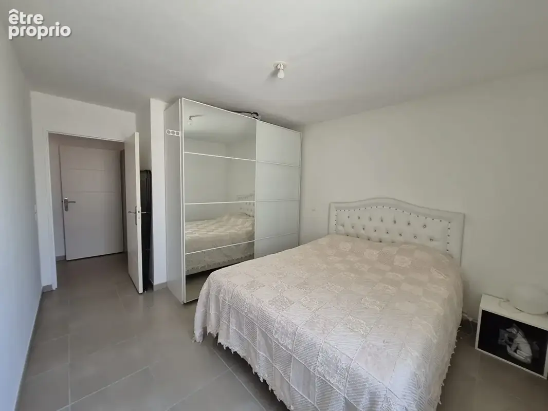 A vendre un appartement t3 rdc a la couronne proche centre - photo 5