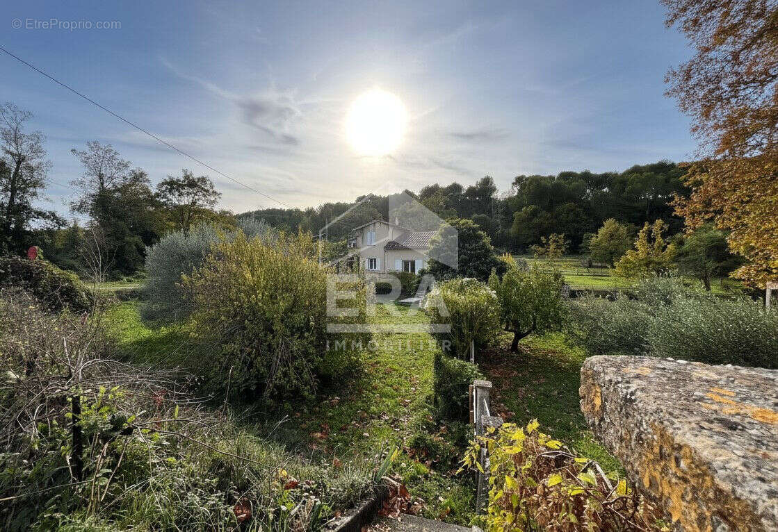 Maison à PERNES-LES-FONTAINES