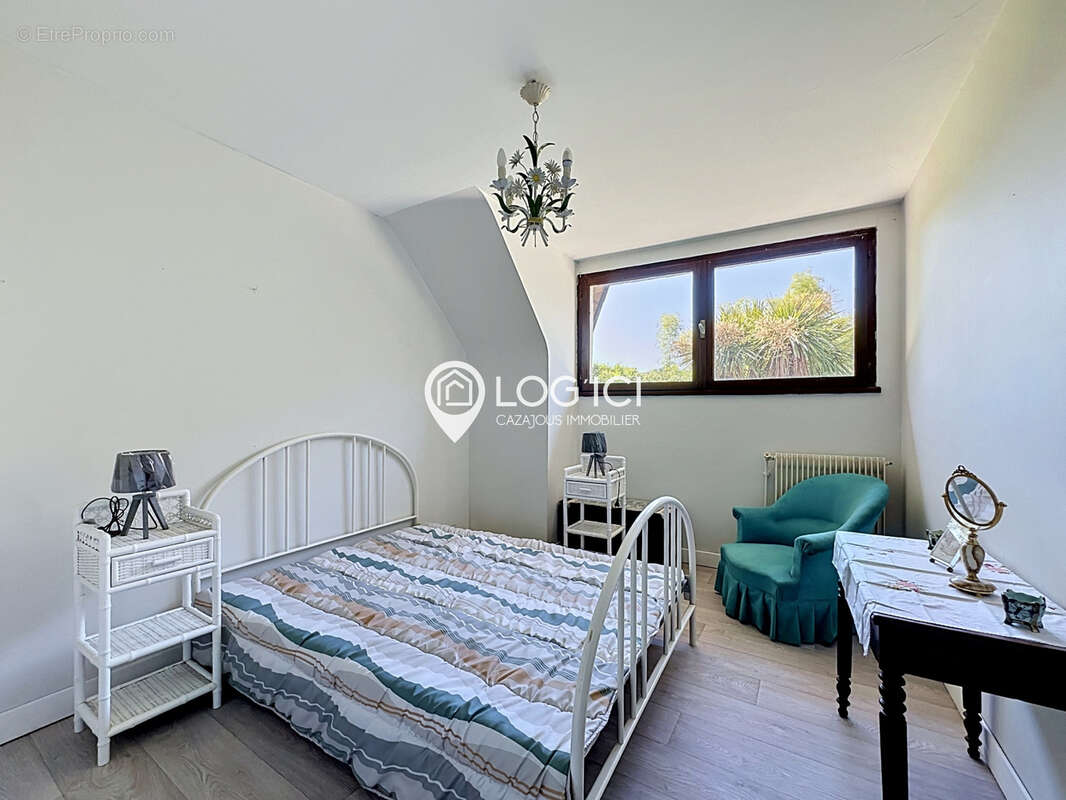 NAY - Vente Maison familiale atypique T9 sur 3 niveaux avec piscine - photo 20