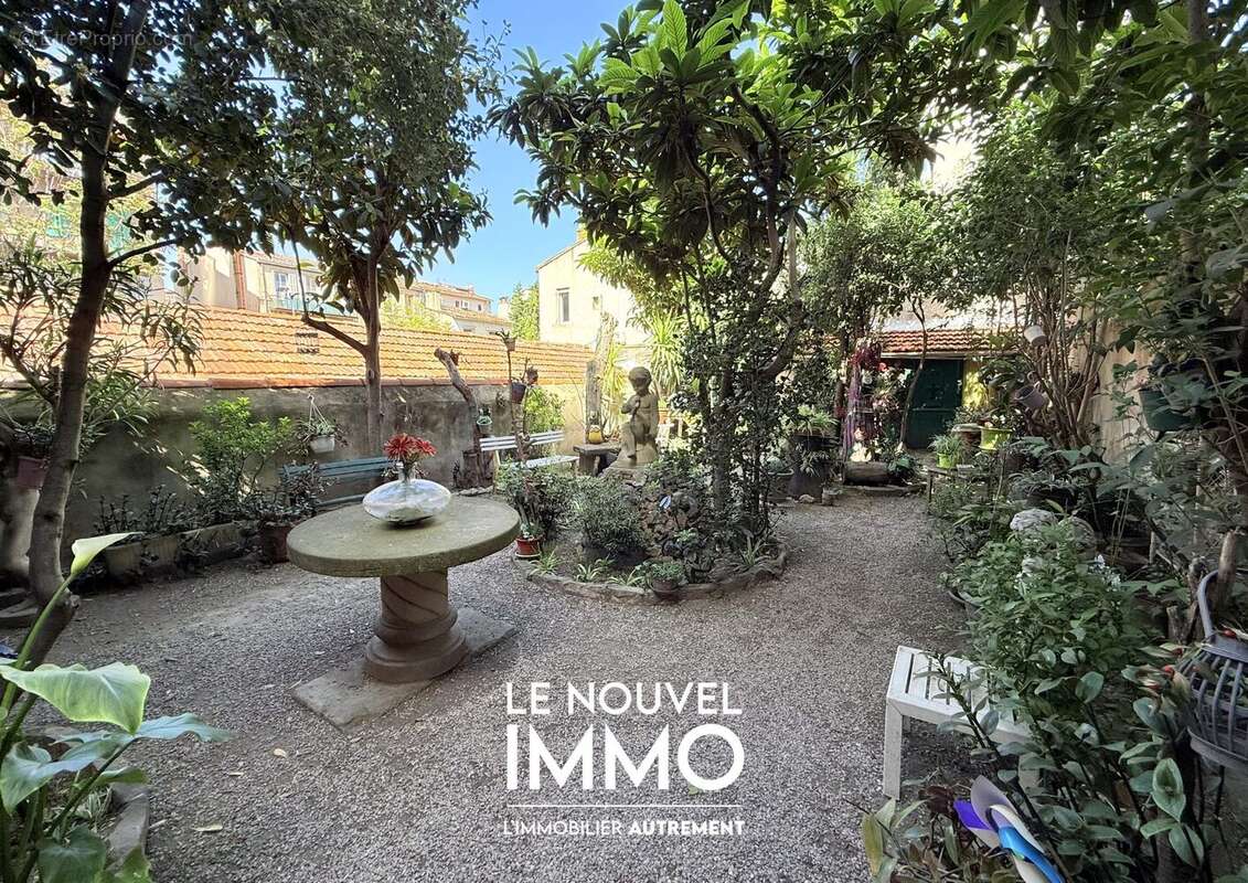 Appartement à MARSEILLE-4E